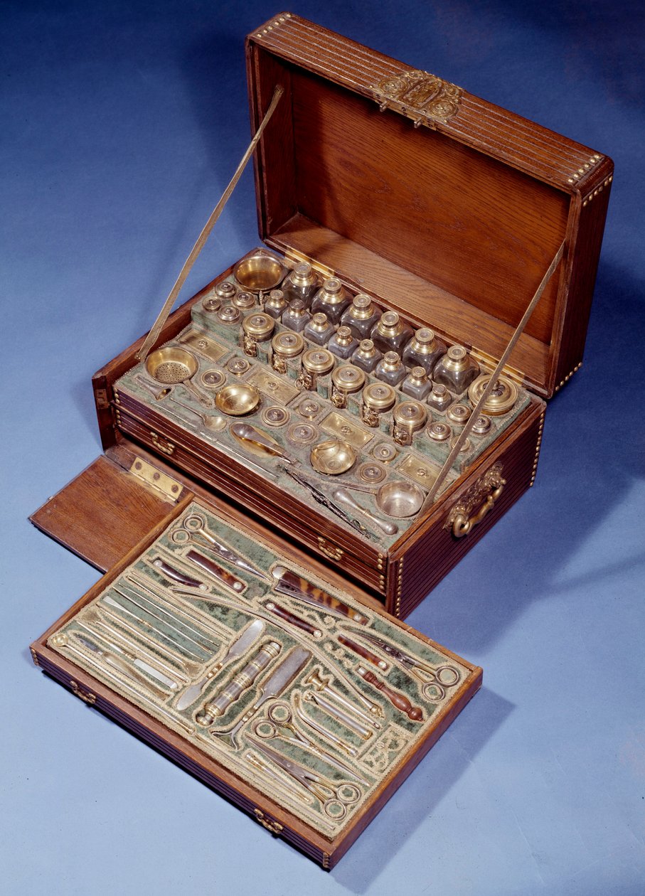 Seyahat Cerrahisi ve Eczane Kiti. 1640. Augsburg. Dekoratif Sanatlar, Paris. by German School