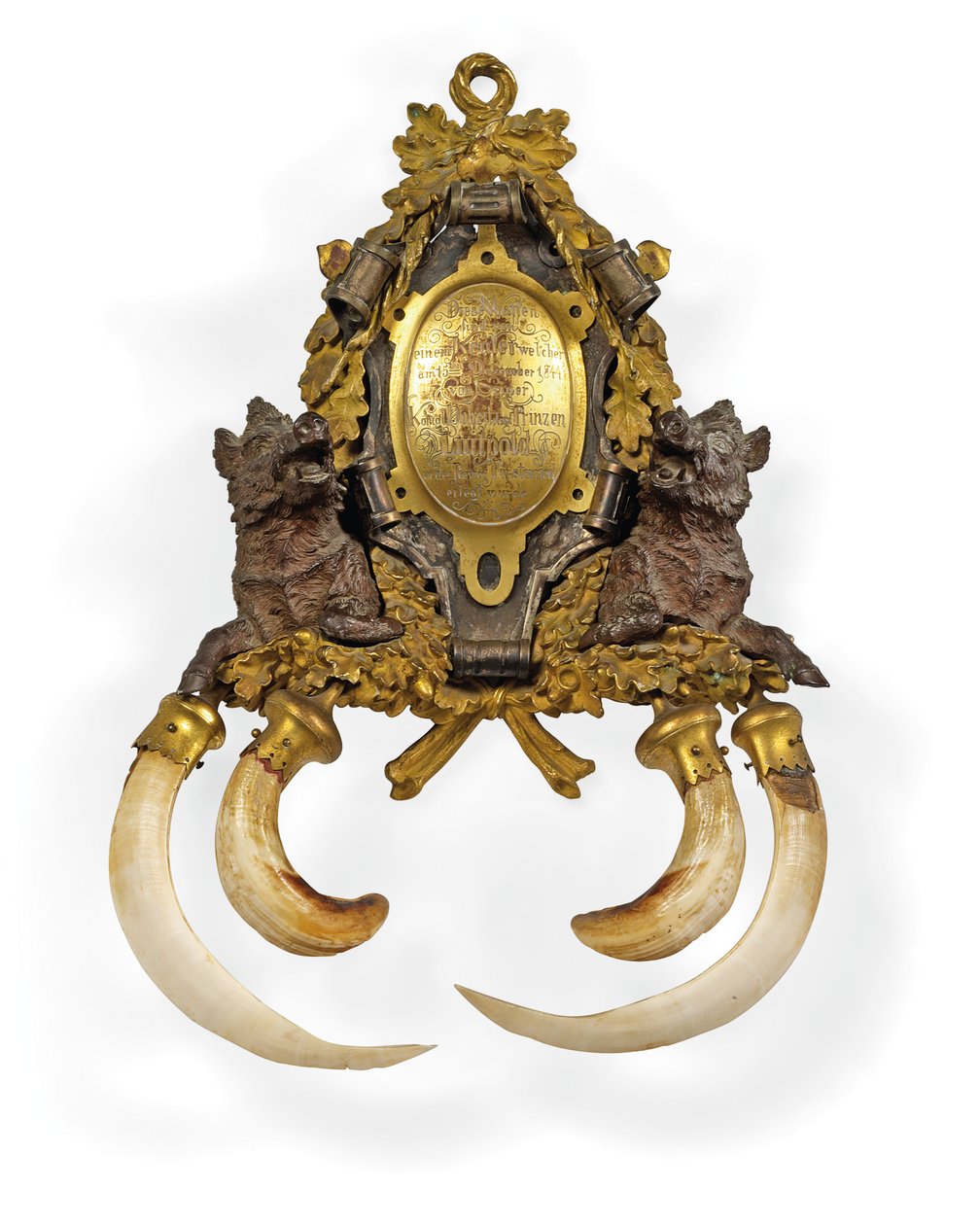 Trophy, Münih, c.1845 (ormolu, bronz ve gümüşe monte yaban domuzu dişleri) by German School