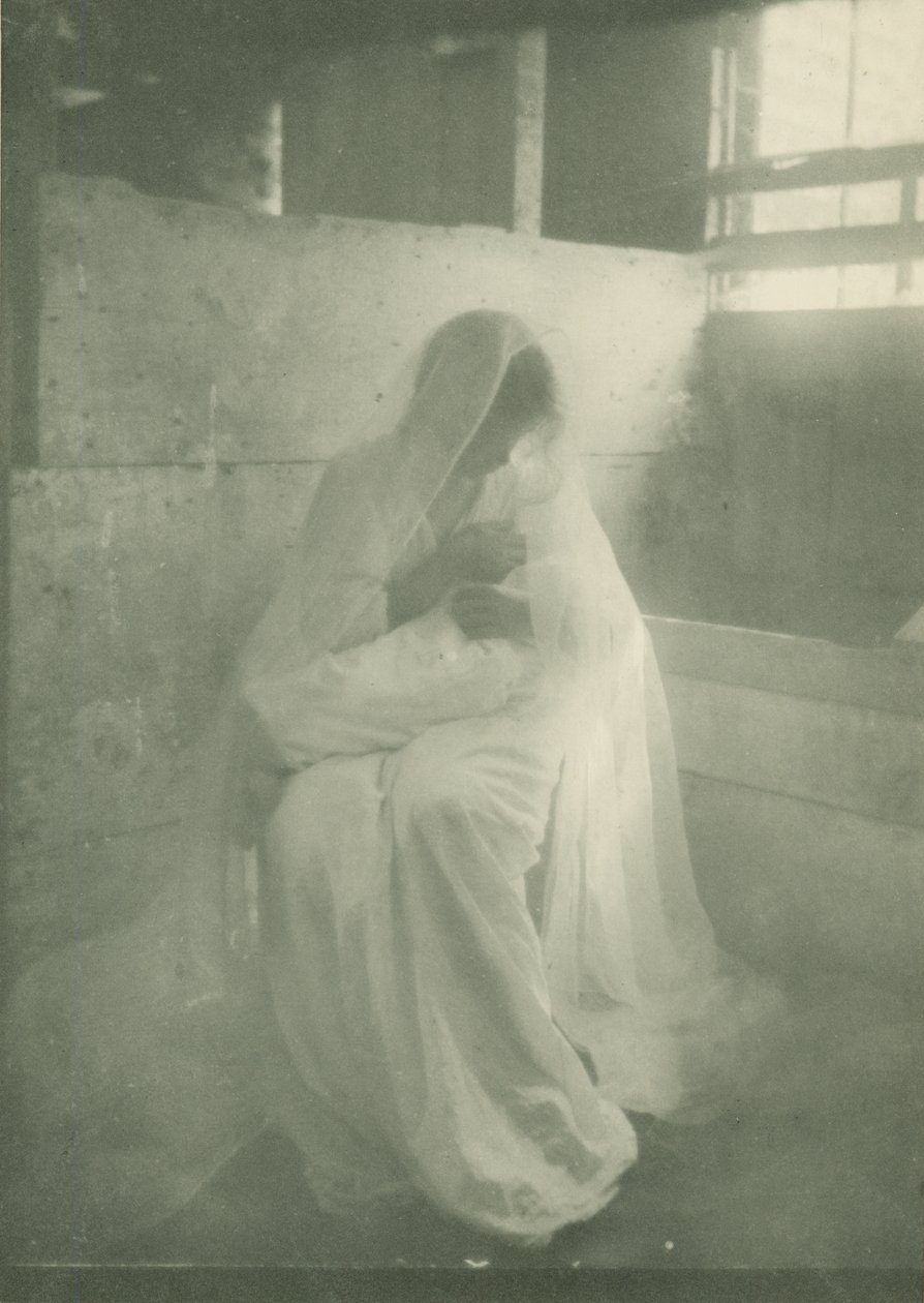 The Manger, 1904-14 (fotogravür) by Gertrude Käsebier