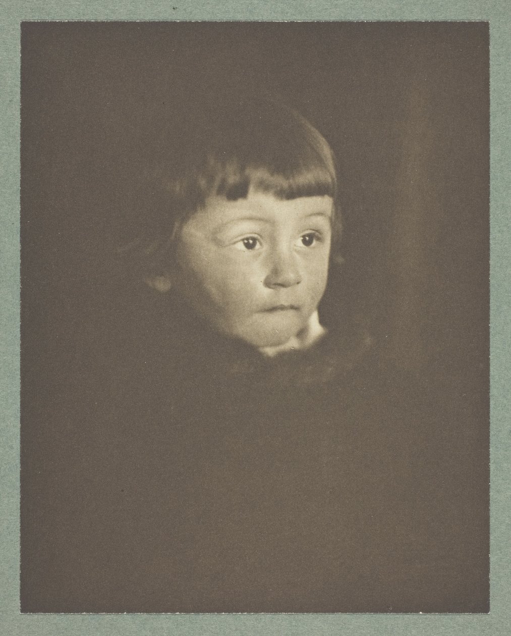 Bir çocuğun portresi by Gertrude Käsebier
