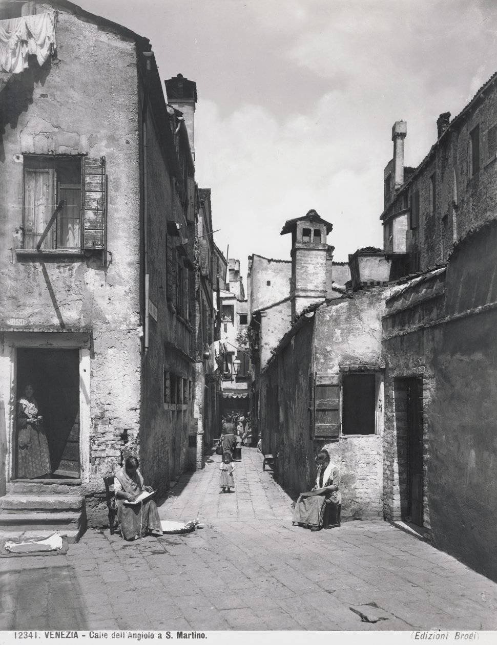 Venedik, Calle dellAngiolo, San Martino, 1890 dolayları by Giacomo Brogi