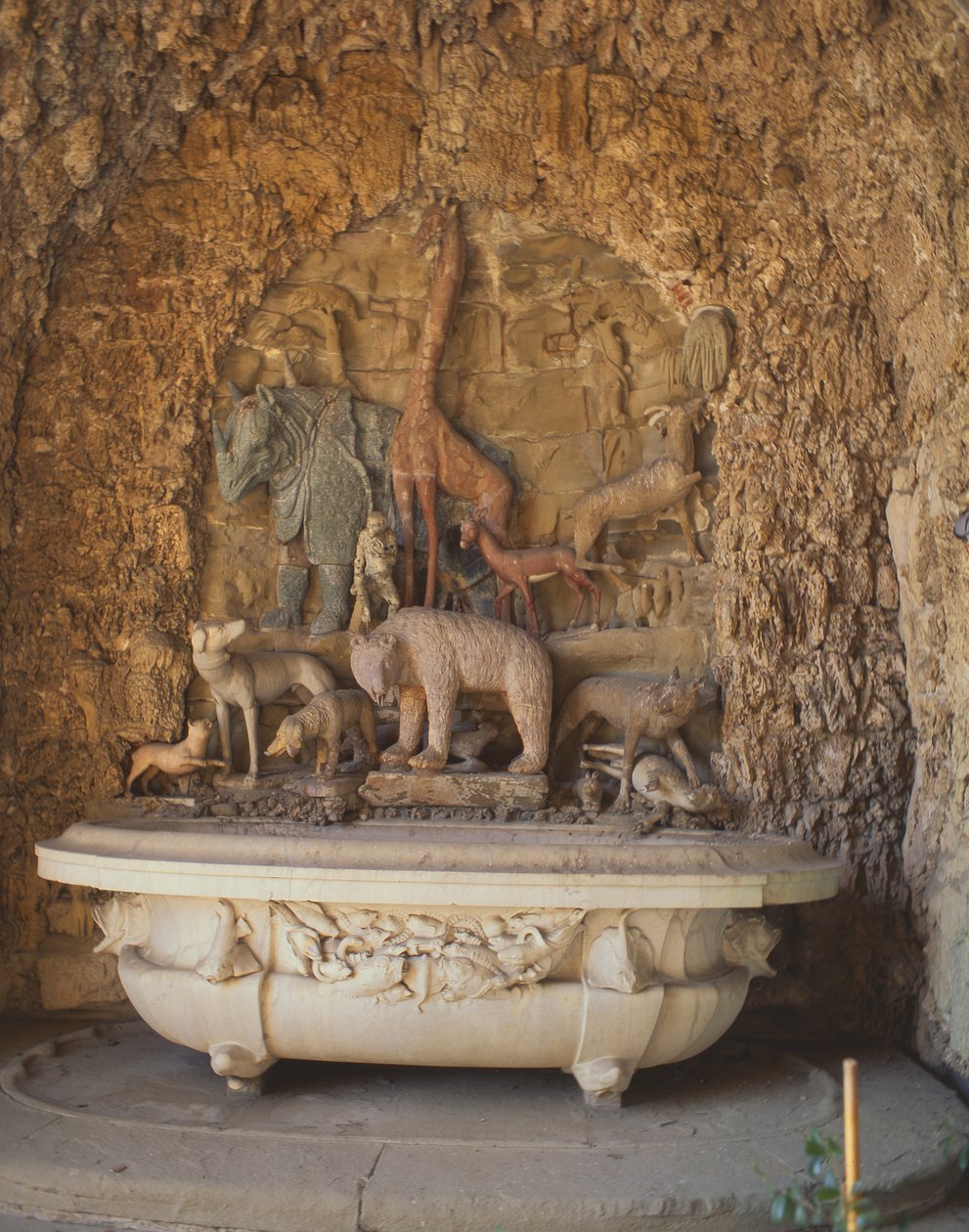 Hayvanların Mağarası, 1565-69 (taş ve bronz) by Giambologna