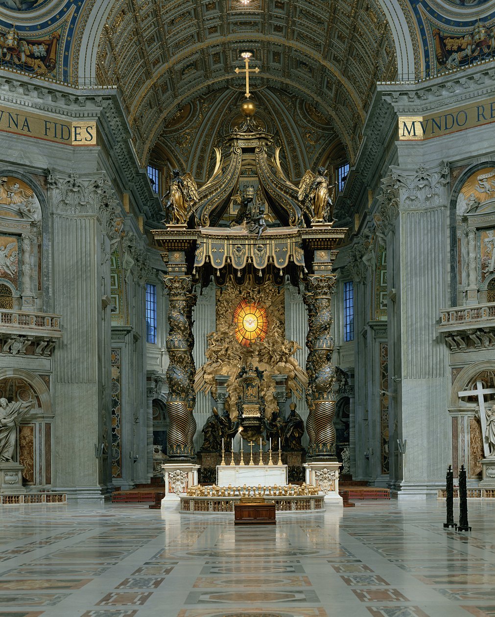 Baldacchino, yüksek sunak ve St. Peter