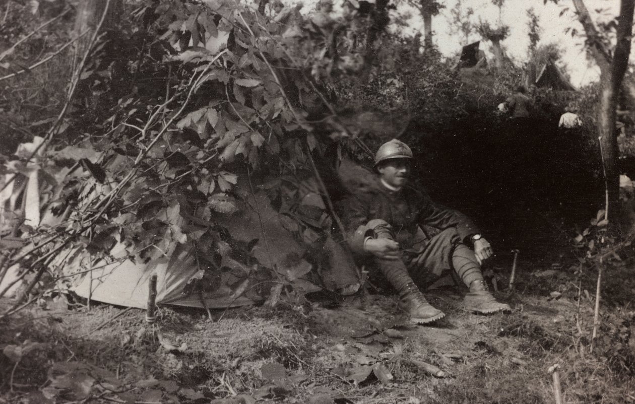 "II. Savaşın Resimleri" albümü: Val Chiusone'den Podsenica'ya giden İtalyan askerleri, 09/1917 (s/b fotoğraf) by Gigliucci Gigliucci