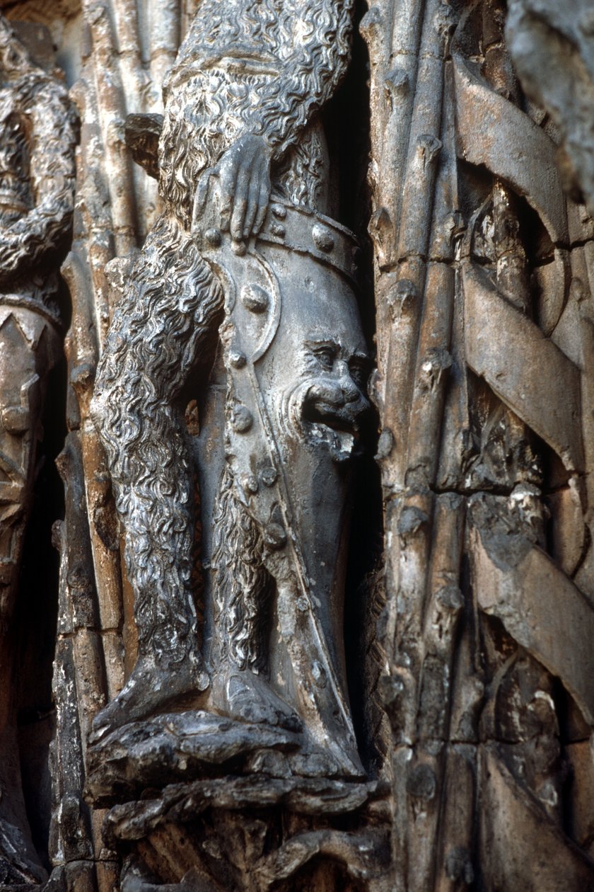 Bir şövalye kalkanını gösteren giriş cephesinin detayı Museo Nacional De Escultura Religiosa 1488-96 yapımı fotoğraf by Gil de Siloe