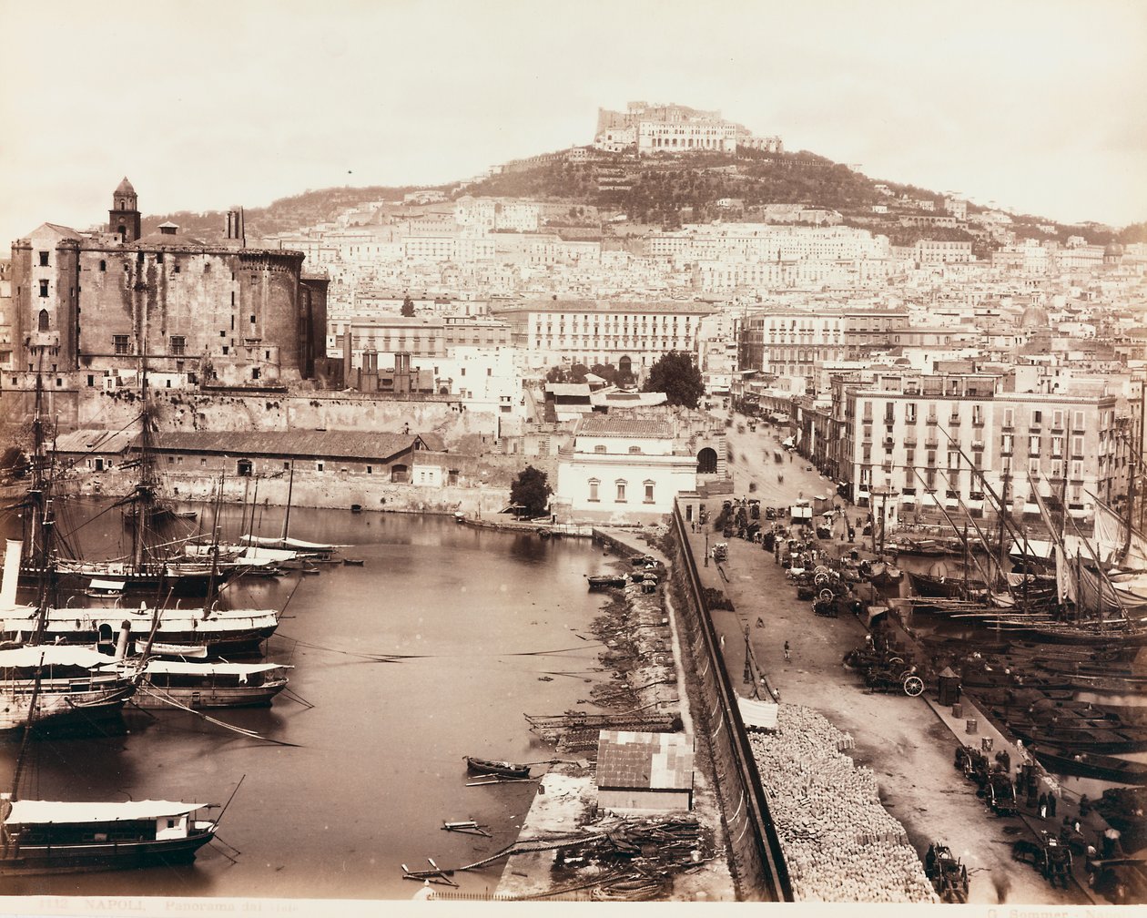 Napoli manzarası by Giorgio Sommer