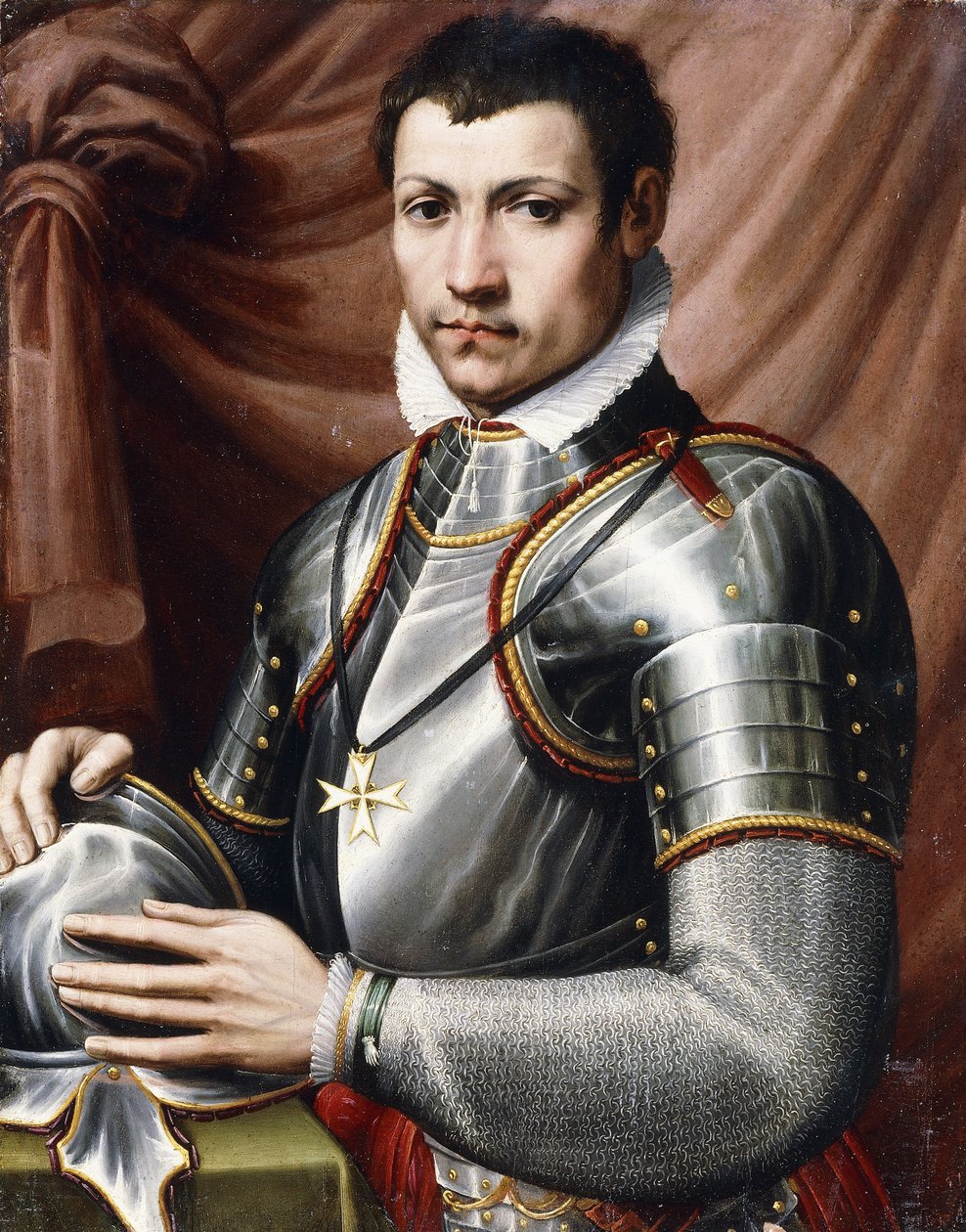Bir Malta Şövalyesinin portresi, yarı uzunlukta, zırhlı, masanın üzerinde bir miğfer tutuyor, arkasında bir perde, by Giorgio Vasari