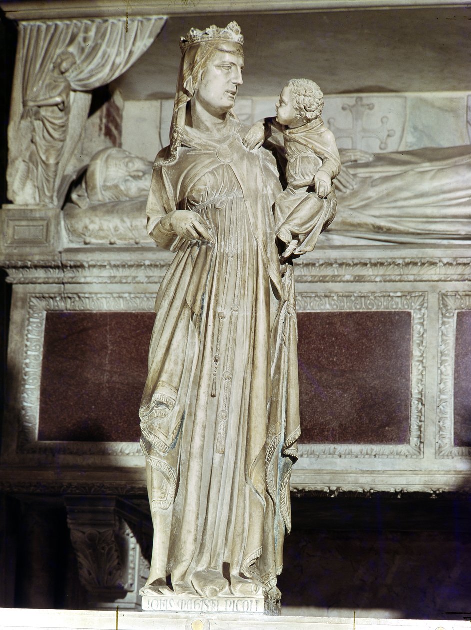Bakire ve Çocuk (mermer) by Giovanni Pisano