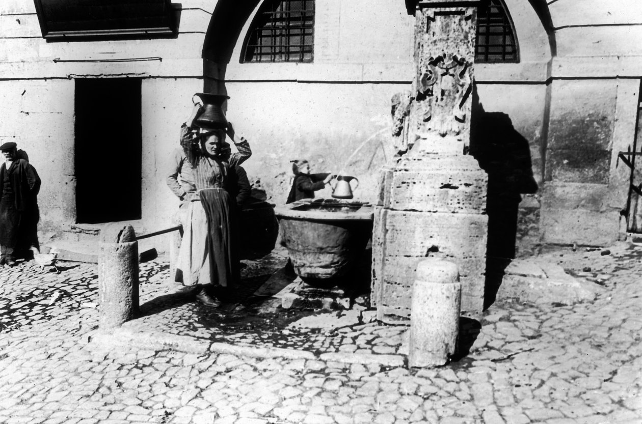 Kadınlar bir çeşme by Giovanni Battista Simone Unterveger