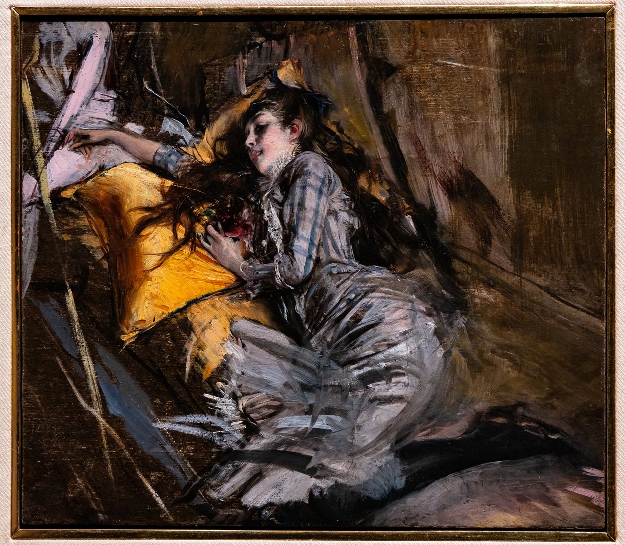 Ekose Elbiseli Uzanan Kız by Giovanni Boldini