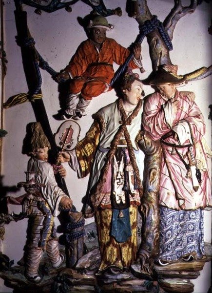 Çinli bir çiftin ve oyun oynayan çocukların figürlerini betimleyen Salon Chino (Çin Odası) detayı, 1769 (porselen) (ayrıca bkz. 93237, 93239) by Giuseppe Gricci