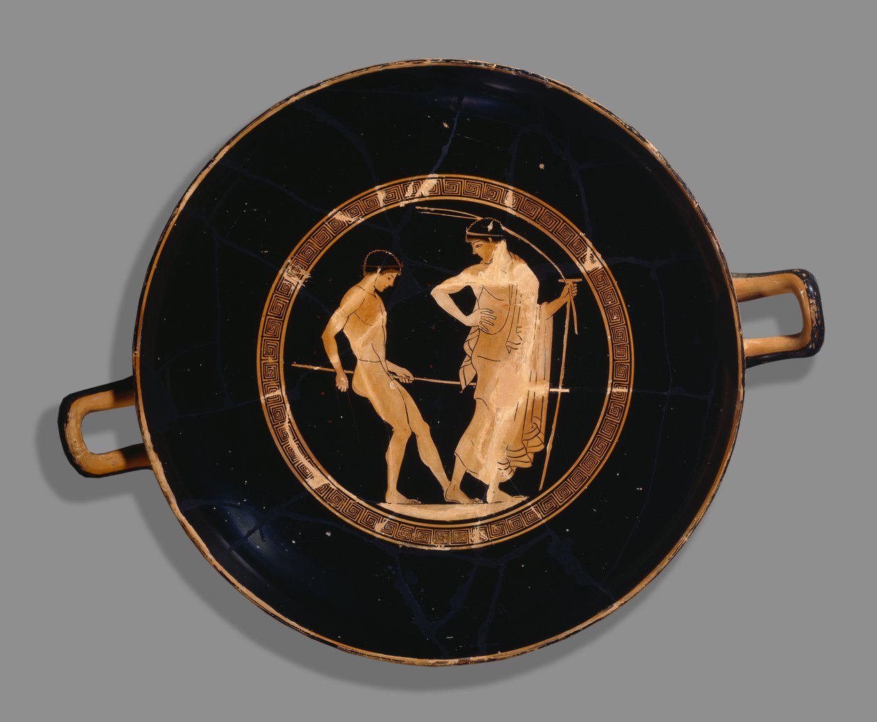 Atina kırmızı figürlü fincan; erkek atlet ve antrenör tasviri, MÖ 480 (seramik) by Greek
