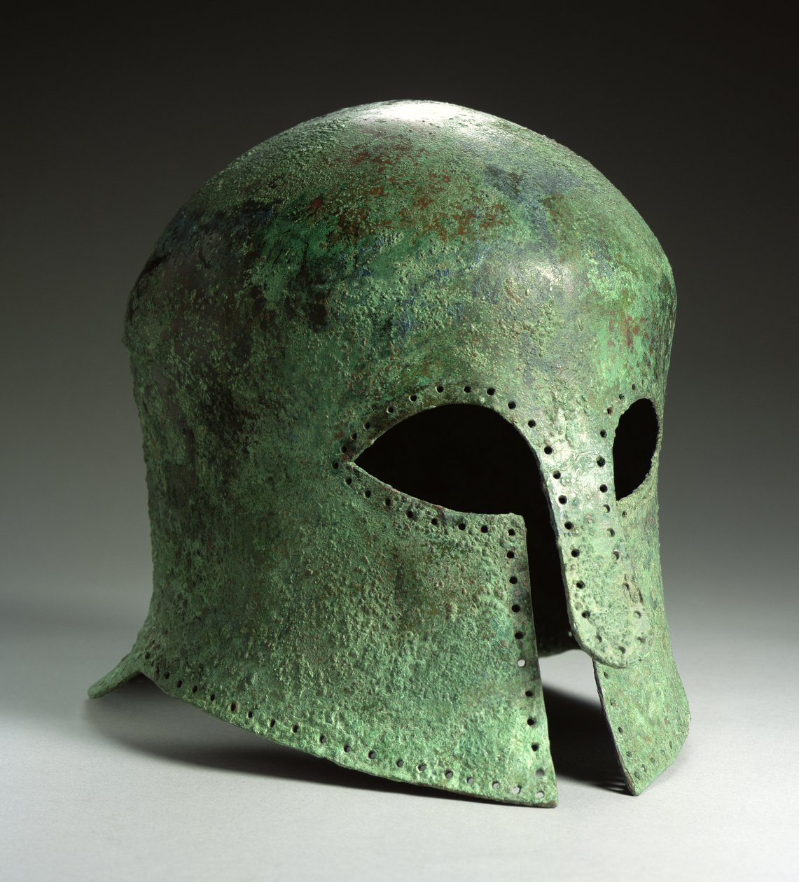 Korint miğferi, MÖ geç 7. yy (bronz) by Greek