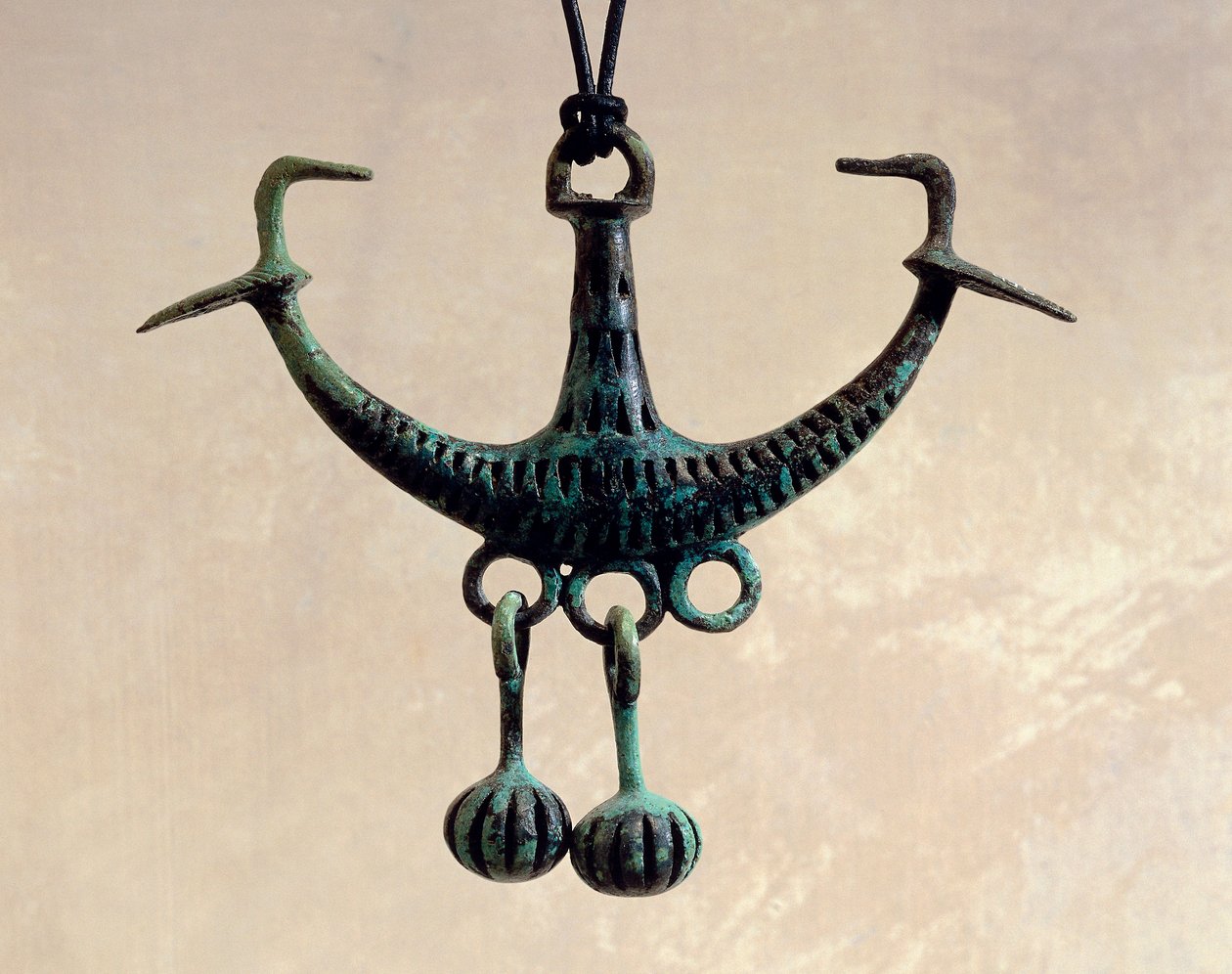 Çapa şeklinde kolye, bronz takı, Axioupolis, Yunanistan, Yunan Uygarlığı, MÖ 8-7. by Greek