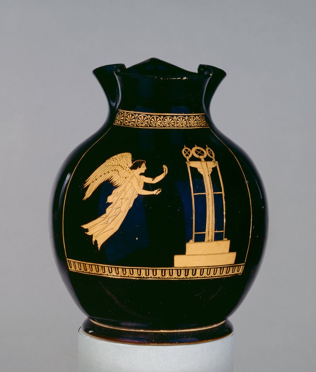 Tavan arası kırmızı figürlü oinochoe, Nola