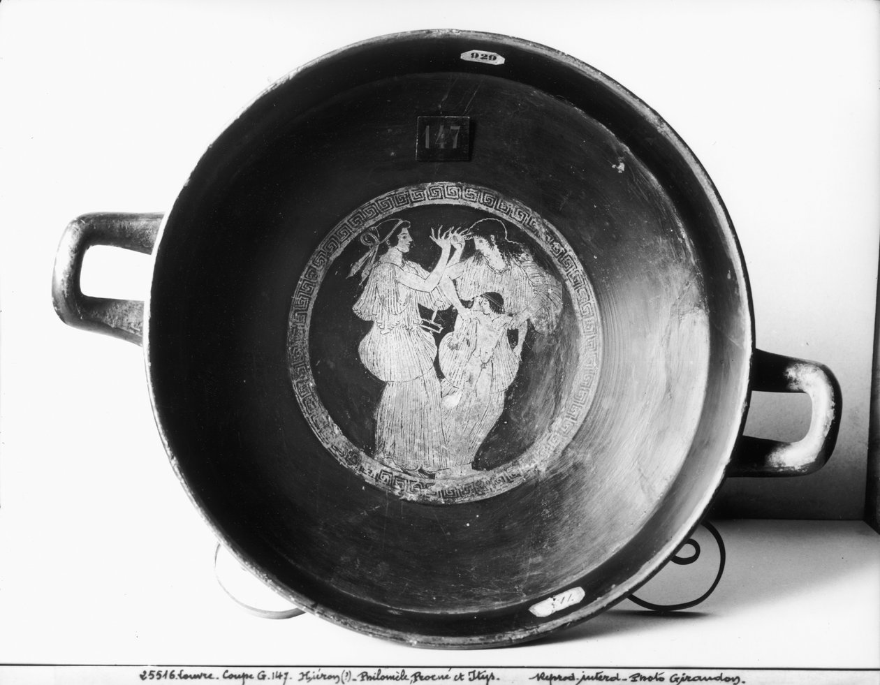 Philomela, Procne ve Itys çanak çömleklerini betimleyen tavan arası kırmızı figürlü kyliks bw photo by Greek