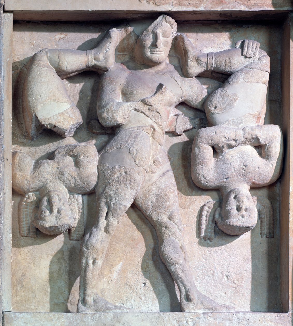 Magna graecia: Cercopes ile Herakles ile metope, taş kabartma, MÖ 575-550 by Greek