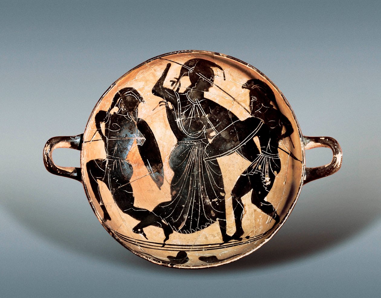 Truva Savaşı: Hektor ve Akhilleus arasında mücadele eden Tanrıça Athena. MÖ 6. yüzyıl. Kylix (içecek bardağı) seramikte siyah figürlere sahiptir, Katalonya Arkeoloji Müzesi, Barselona. by Greek
