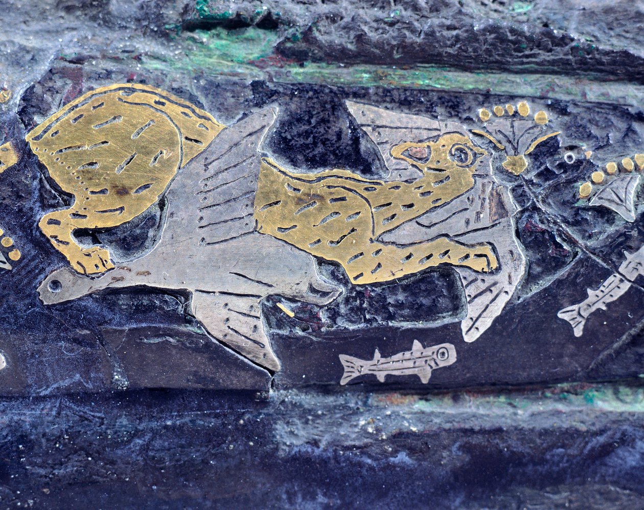 Altın, gümüş, bronz ve savatla oyulmuş hançer, Mycenae Çemberi IV'ün Mezarı'ndan, Yunanistan, Ayrıntı: kuşları kovalayan kedi, Kuyumculuk sanatı, Miken Uygarlığı by Greek School