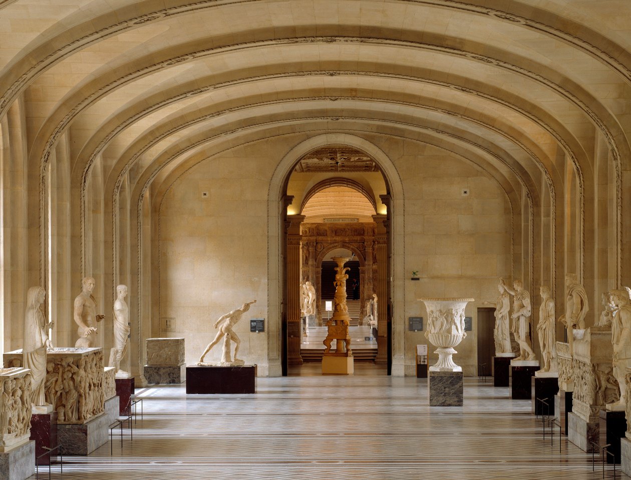 Louvre Müzesi