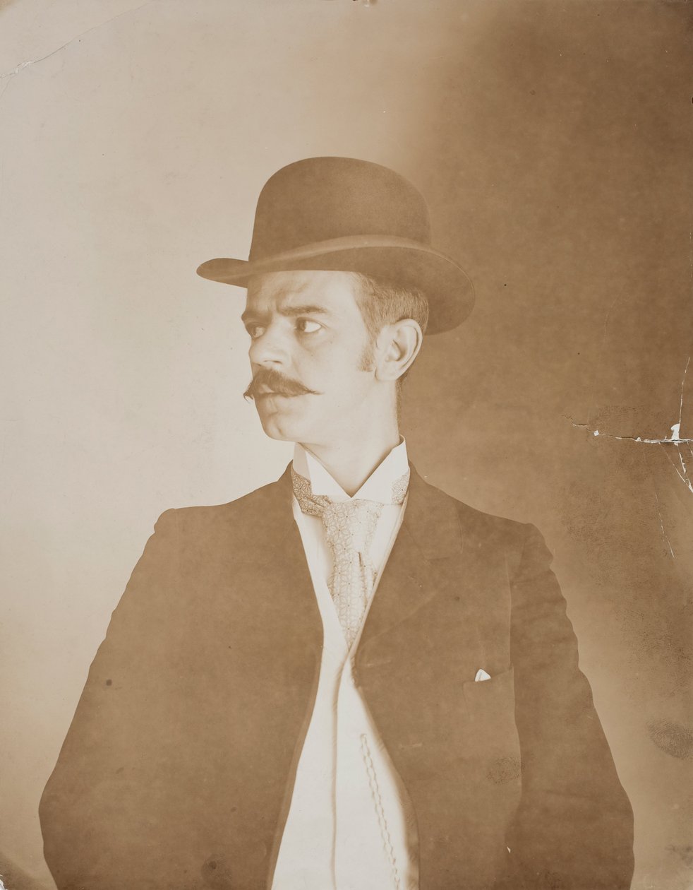 otoportre by Guillermo Kahlo