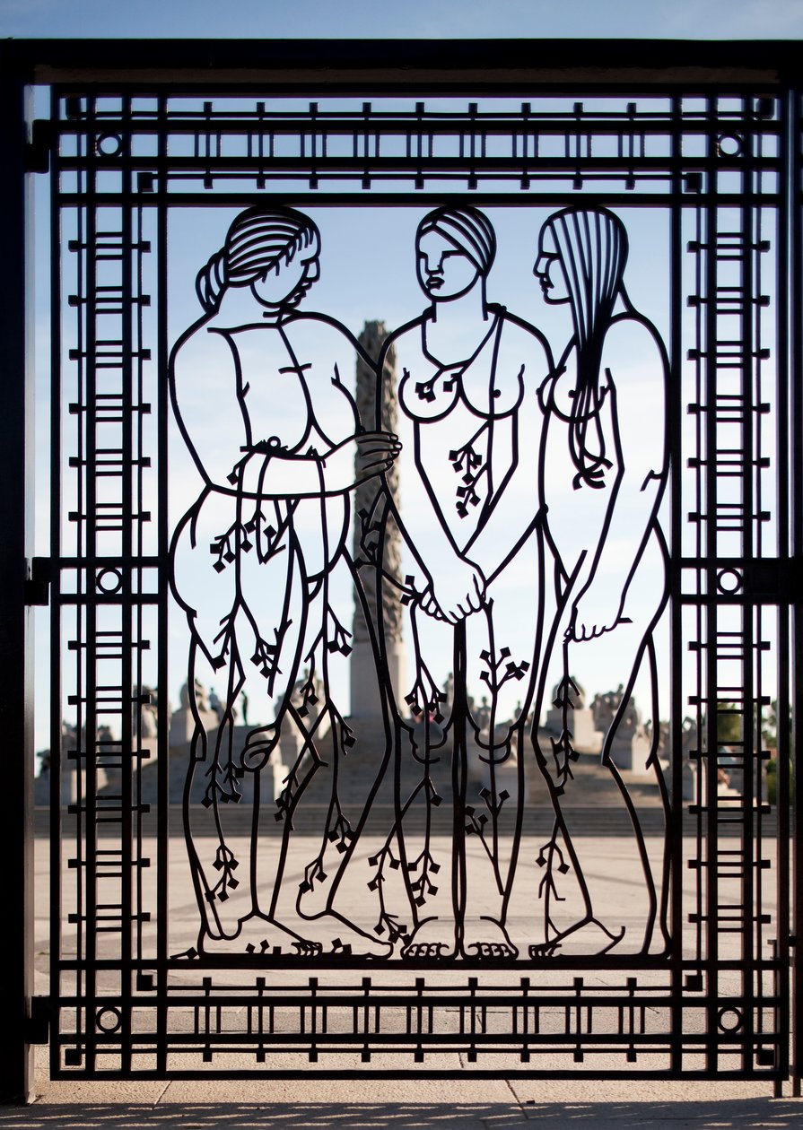 Heykel Parkı Giriş Kapısı, üç kadın (demir) (ayrıca bkz. 346459) by Gustav Vigeland