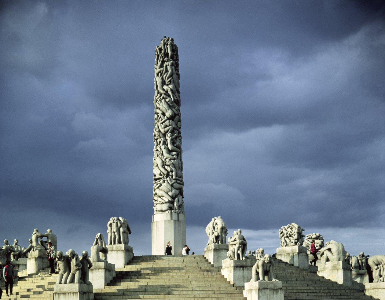 1929-43 yılları arasında inşa edilen Monolith Platosu