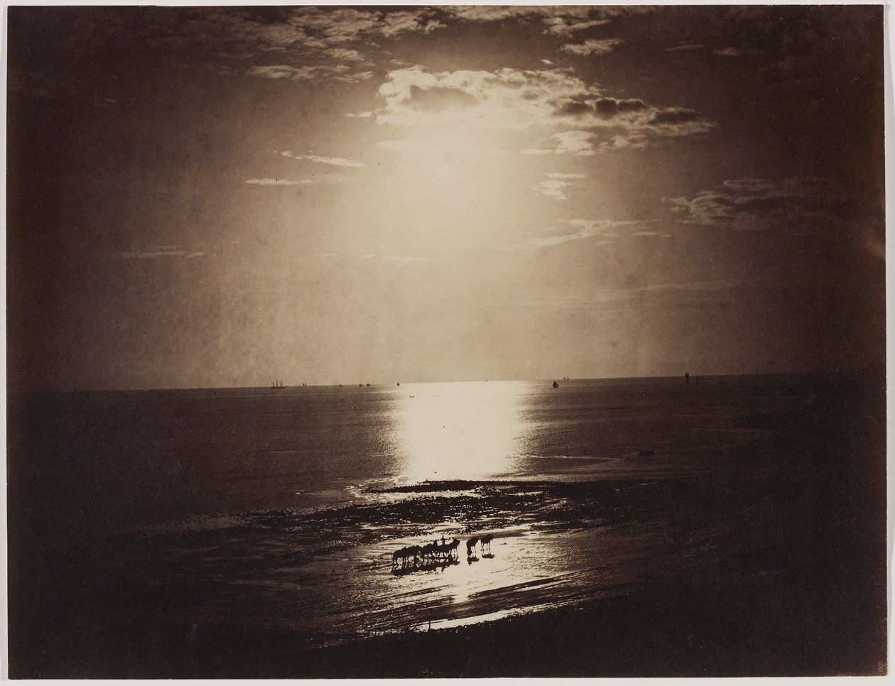 The Crowned Sun, Normandiya, 1856-59 (ıslak kolodion negatifinden albüm baskısı) by Gustave Le Gray