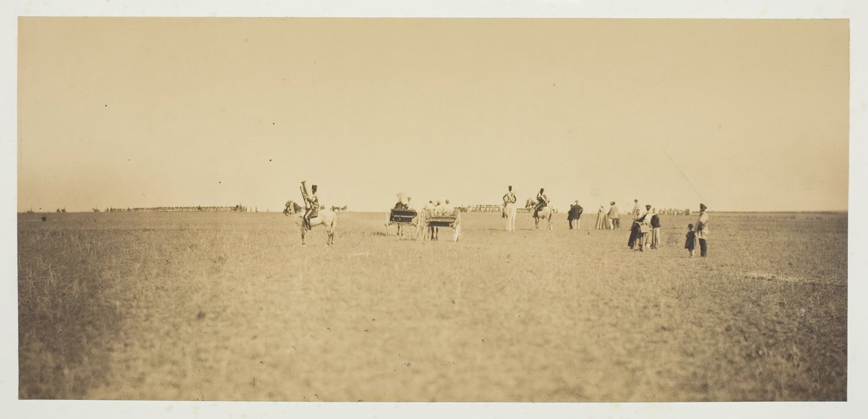 İsimsiz [askeri manevraları izleyen ziyaretçiler], 1857. by Gustave Le Gray