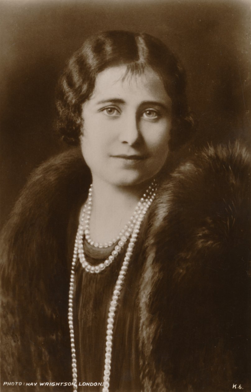 Majesteleri Kraliçe Elizabeth, c1936. by Hay Wrightson