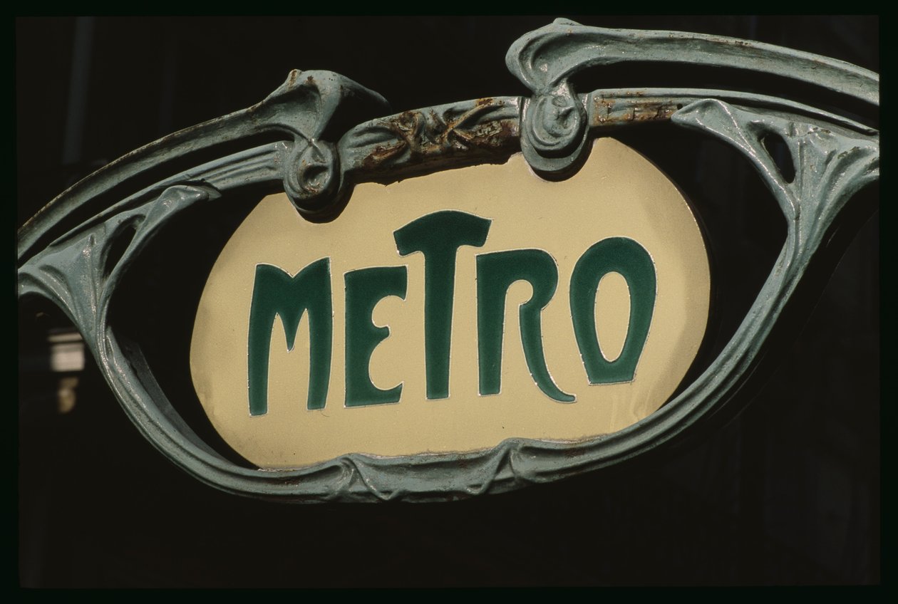 Metropol İstasyonuna Giriş (demir) by Hector Guimard