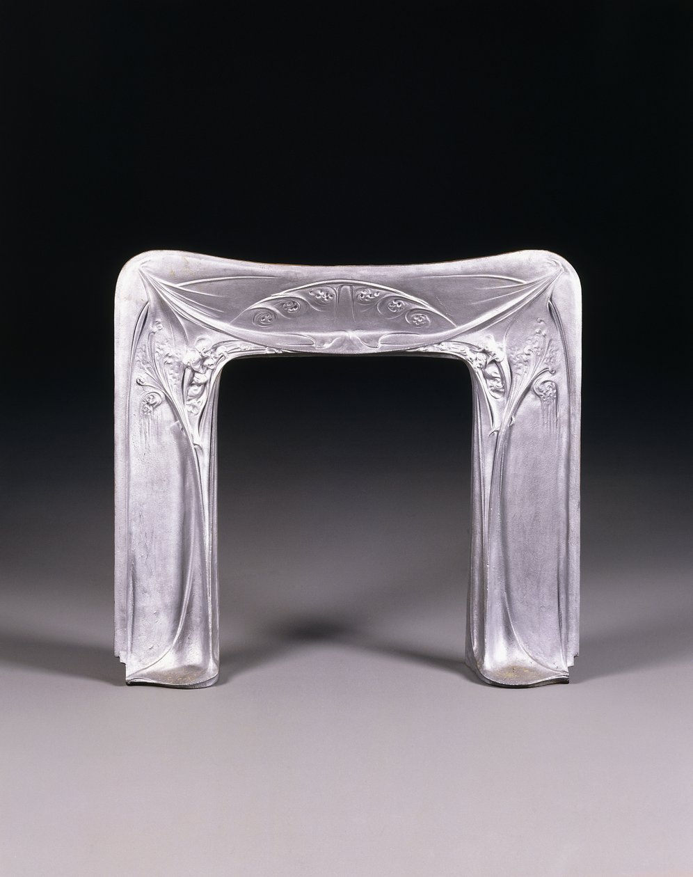 Bir şömine, c.1904 (dökme demir) by Hector Guimard