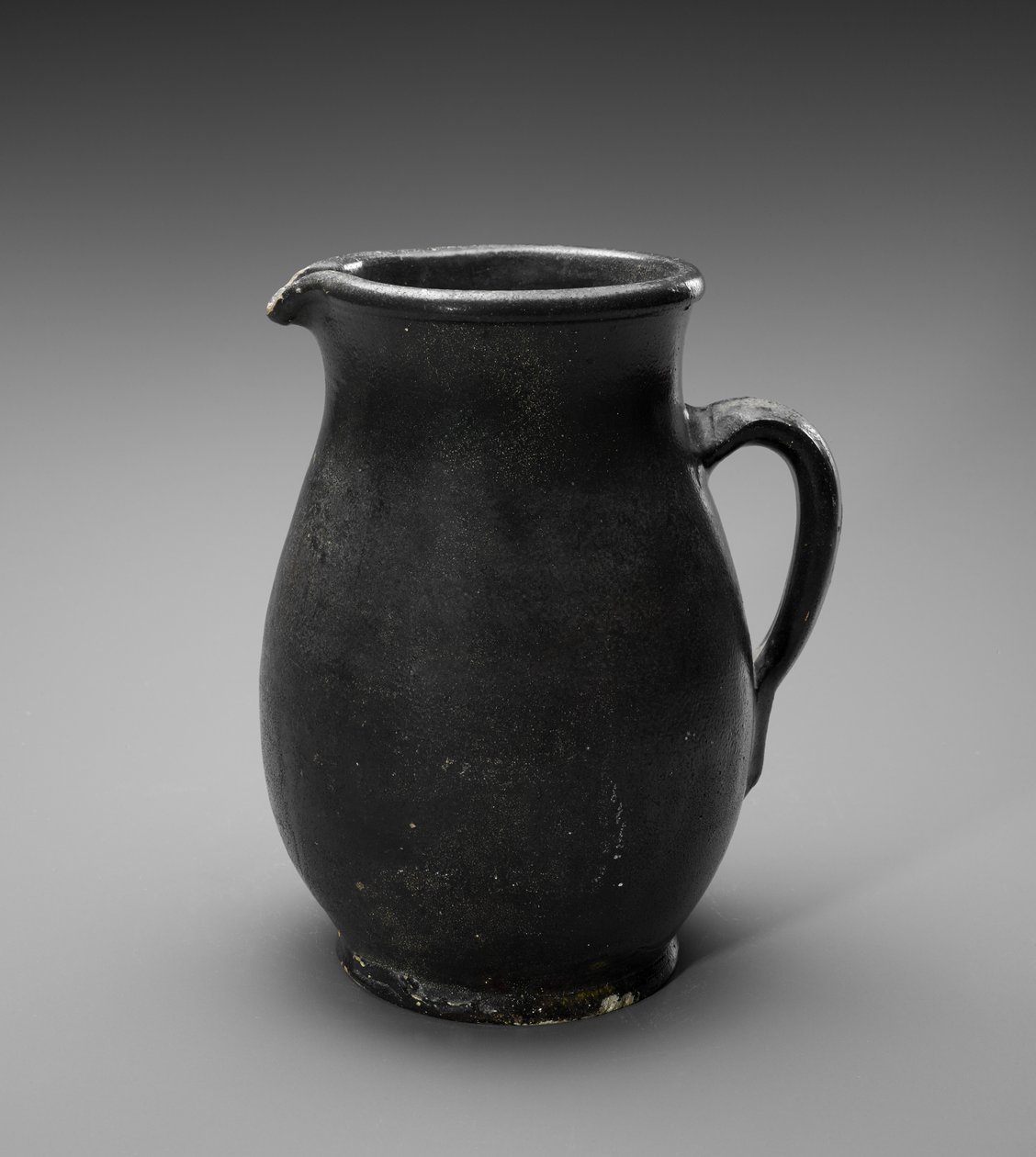 Sürahi, c. 1880-1905 (slip-sırlı çömlek) by Hendrik Voogd