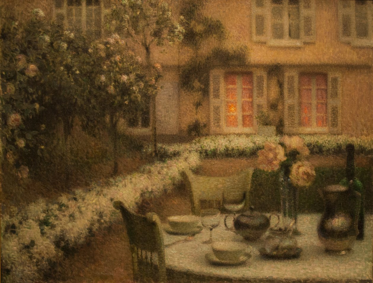 The_Table_in_the_White_Garden at GerberoynFrancais: La table au jardin blanc a GerberoynMacarca: Beyaz bahçedeki masa, Gerberoy-bann by Henri Eugene Augustin Le Sidaner