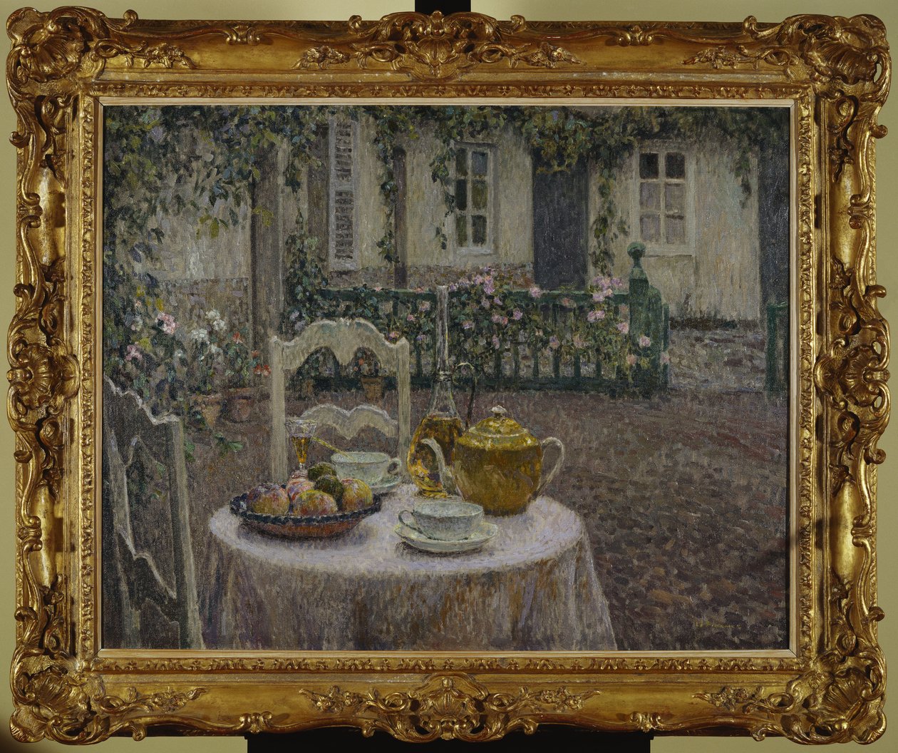 Pembe Masa Örtüsü by Henri Eugene Augustin Le Sidaner