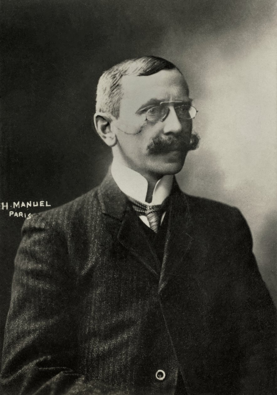 Fransız yazar Eugene Bertol