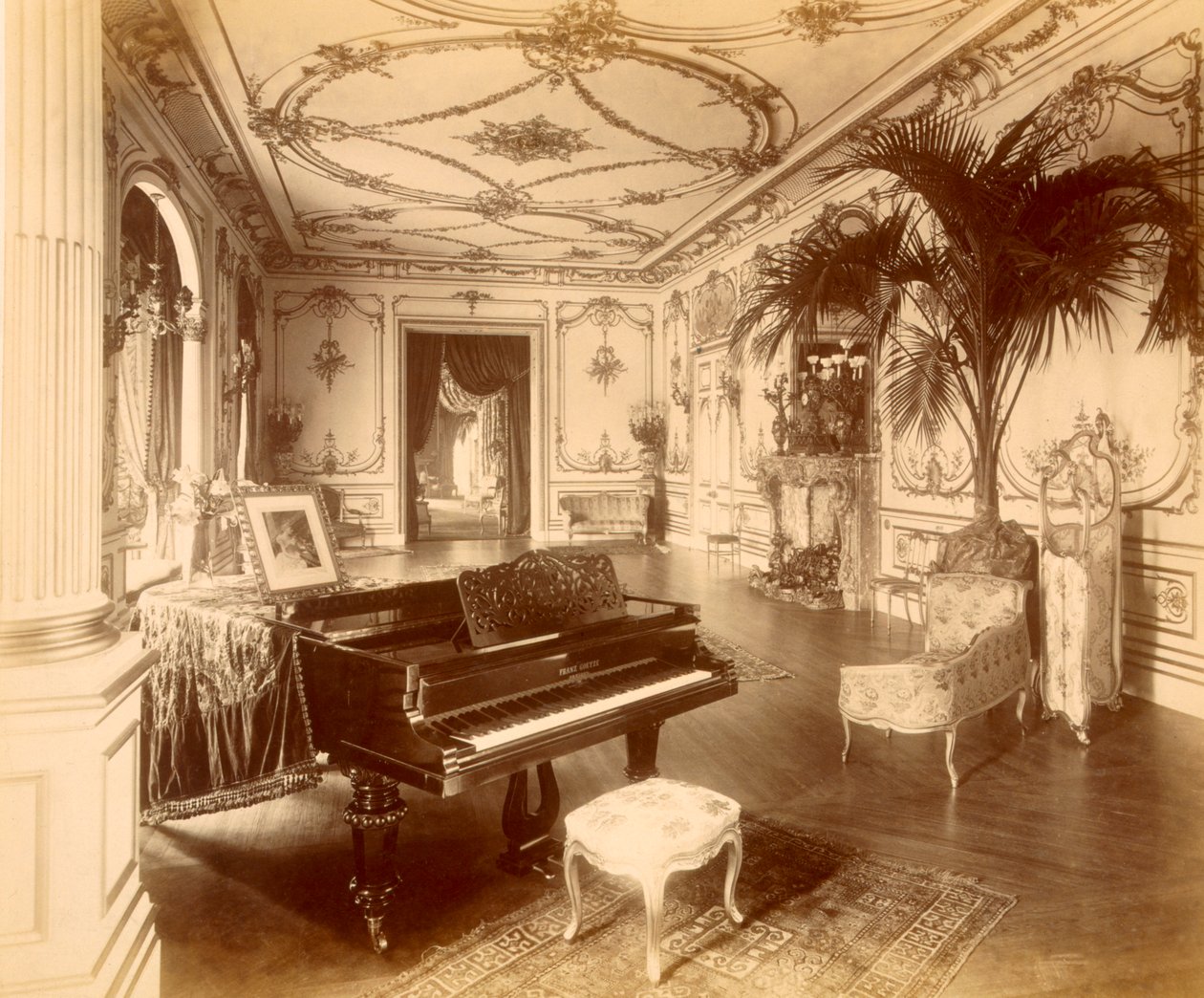 Balo Salonu, 17 Grosvenor Place, Londra, 1890. by Henry Bedford Lemere