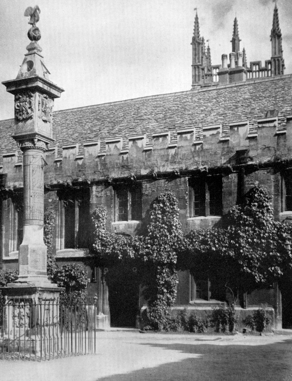 Güneş saati, Corpus Christi Koleji, Oxford, Oxfordshire, 1924-1926 by Herbert Felton
