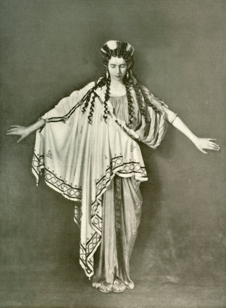 Atinalı Moda Kadını MÖ 600-468, 1924. by Herbert Norris