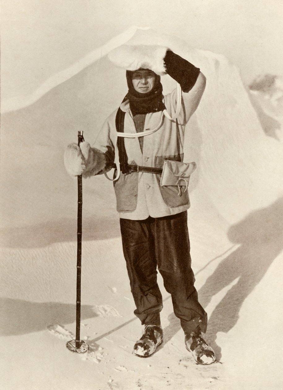 Kaptan Scott, Kızak Günlüklerini Taşıdığı Cüzdanı Takıyor, c1910-1911, 1913 by Herbert Ponting