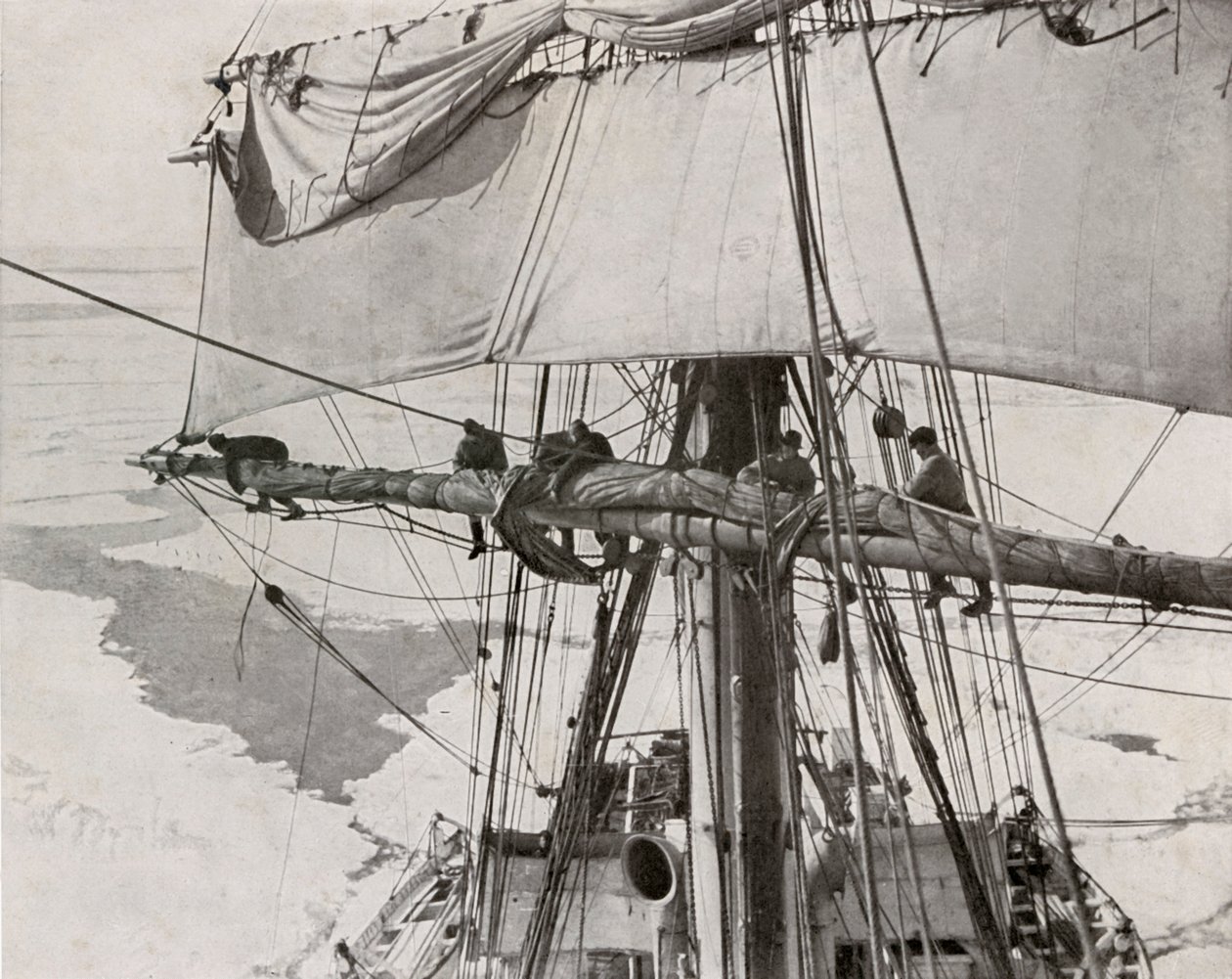 Pakette Sarma Yelken, c19101913, 1913 by Herbert Ponting