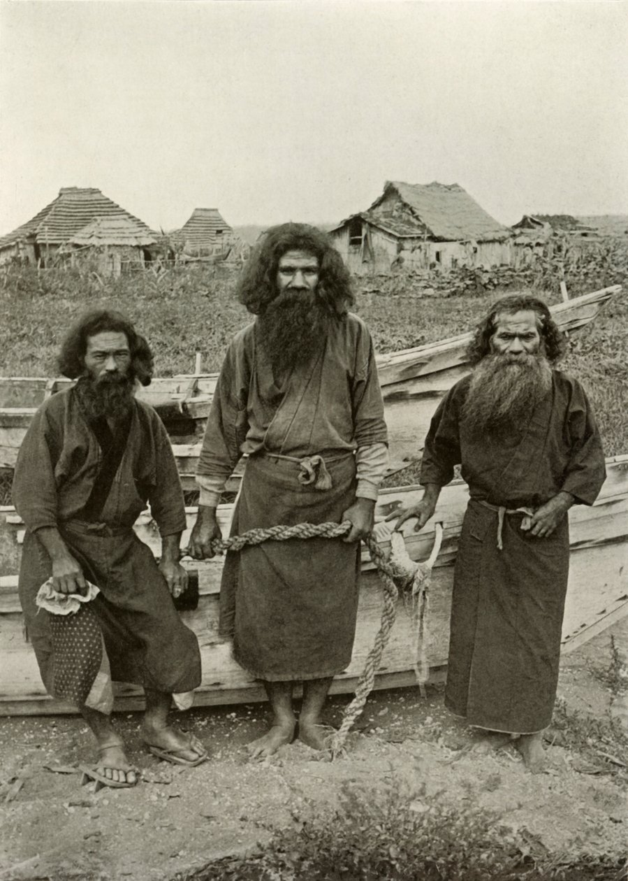 Happu Konno, Merkezdeki Avcı ve İki Ainu Balıkçısı, 1910. by Herbert Ponting