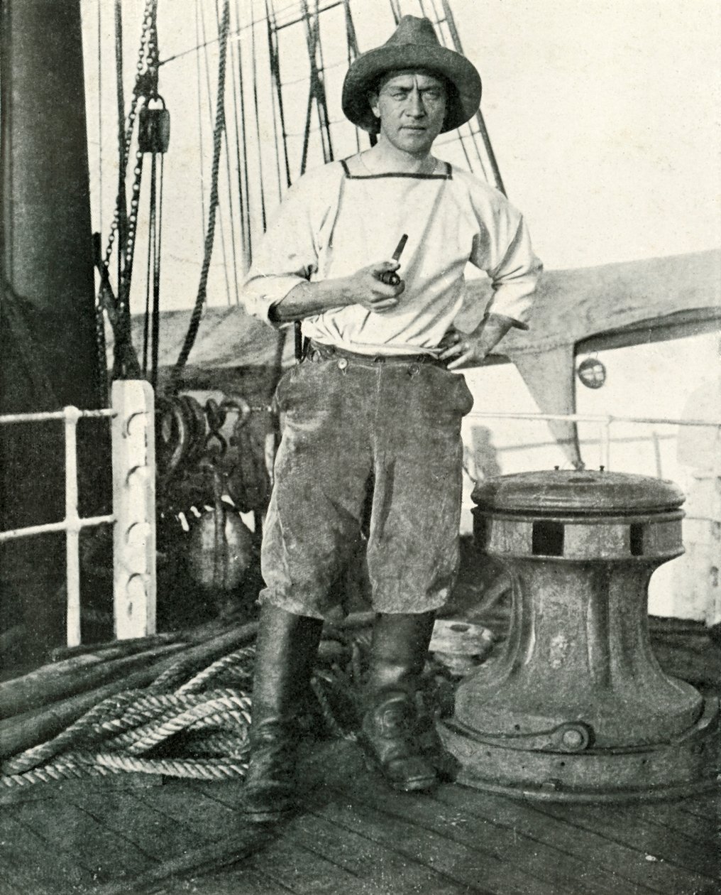 Teğmen. H. E. De P. Rennick, c19101913, 1913 by Herbert Ponting