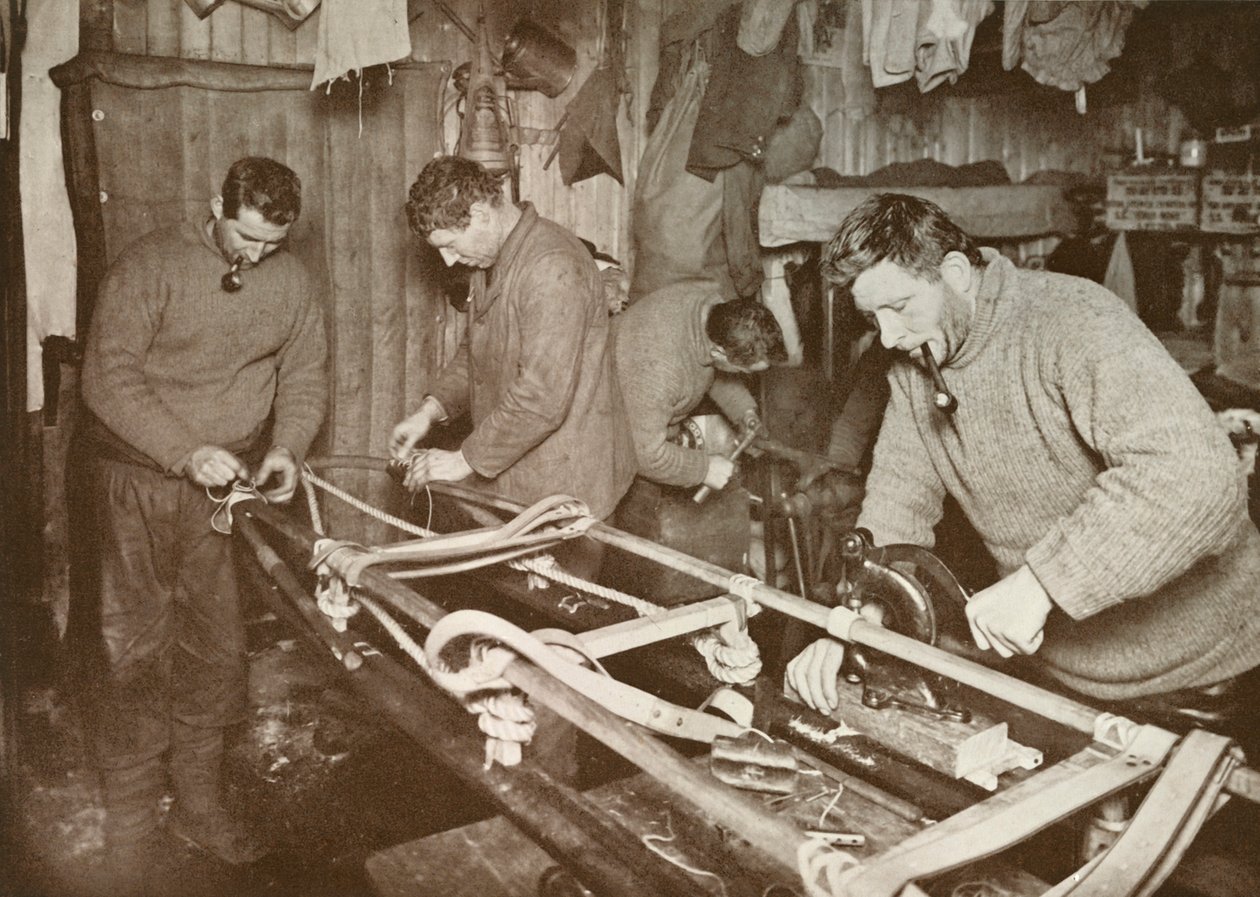 Polar Yolculuğu için Kızakların Hazırlanması Crean, Forde, Lashly, P.O. Evans, c1911, 1913. by Herbert Ponting