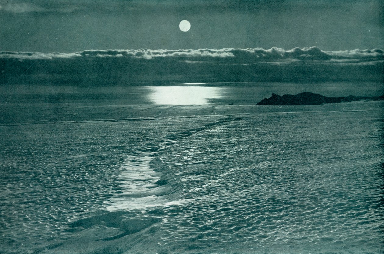 Barne Buzulu: İnce Kar Köprülü Bir Yarık, c19101913, 1913. by Herbert Ponting