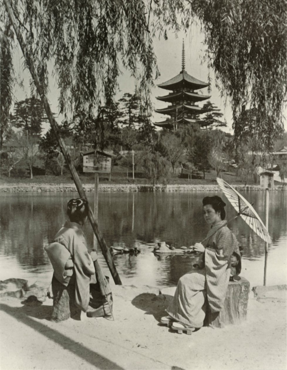 Nara Pagodası, 1910. by Herbert Ponting