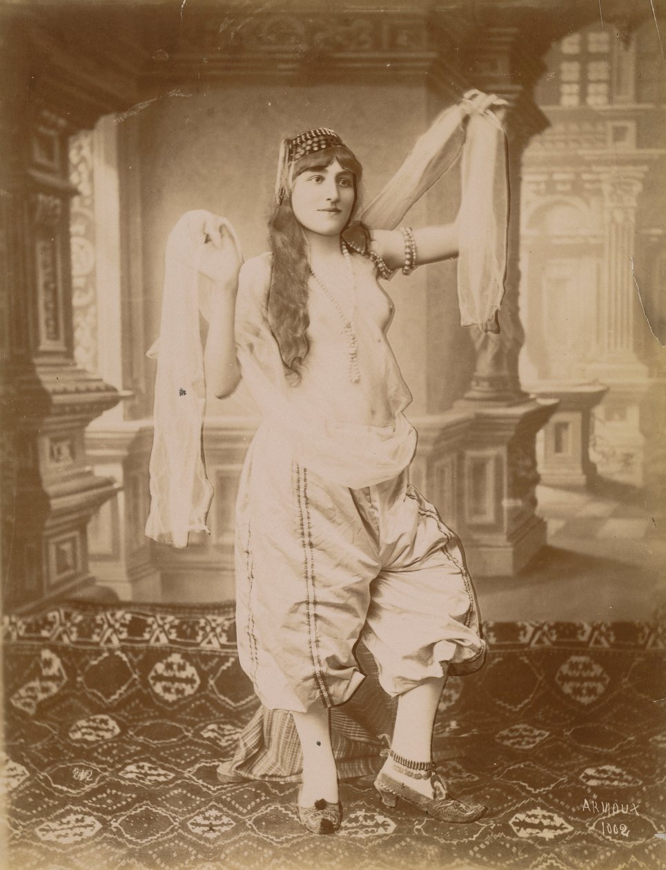 egzotik kostümlü kadın by Hippolyte Arnoux