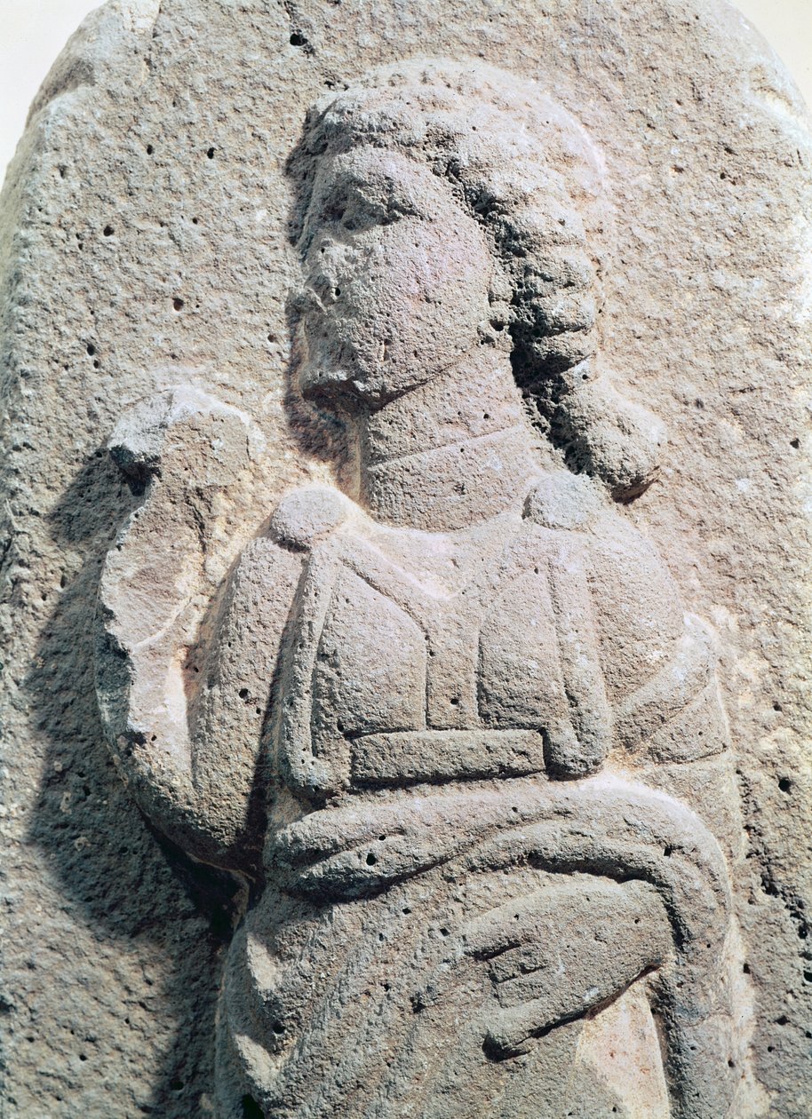 ಸಿರಿಯಾದಿಂದ, ಸಿ.1300-1200 BC ಟರ್ಕಿಯಿಂದ ಸಾಂಪ್ರದಾಯಿಕ ಉಡುಗೆಯಲ್ಲಿ ಹಿಟೈಟ್ ಮಹಿಳೆಯನ್ನು ಚಿತ್ರಿಸುವ ಪರಿಹಾರ by Hittite