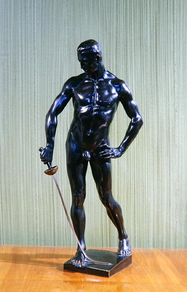 Eskrimci (bronz) by Hugo Lederer