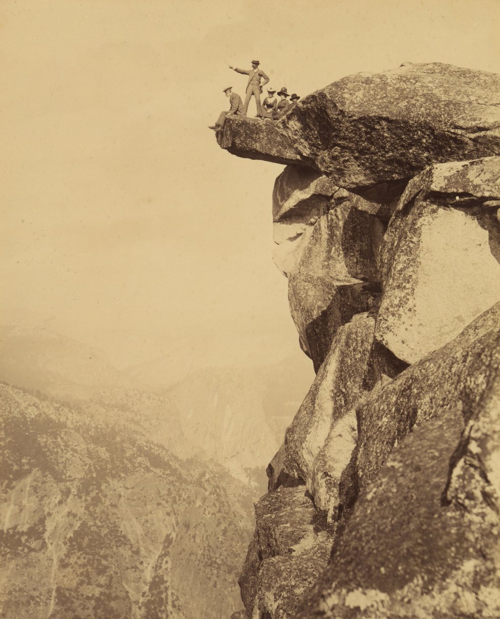 Buzul Noktası, 3,201 fit, Yosemite, Cal. by Isaiah Taber